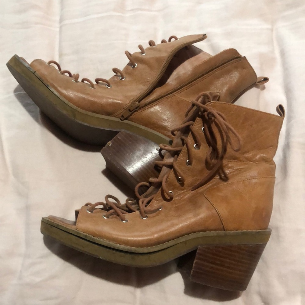 Jeffrey Campbell Meriwidow lace up boots 9